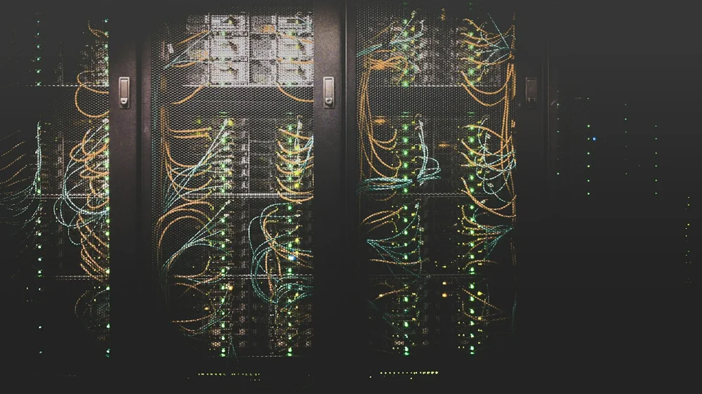 Physical server and network equipment in a data centre